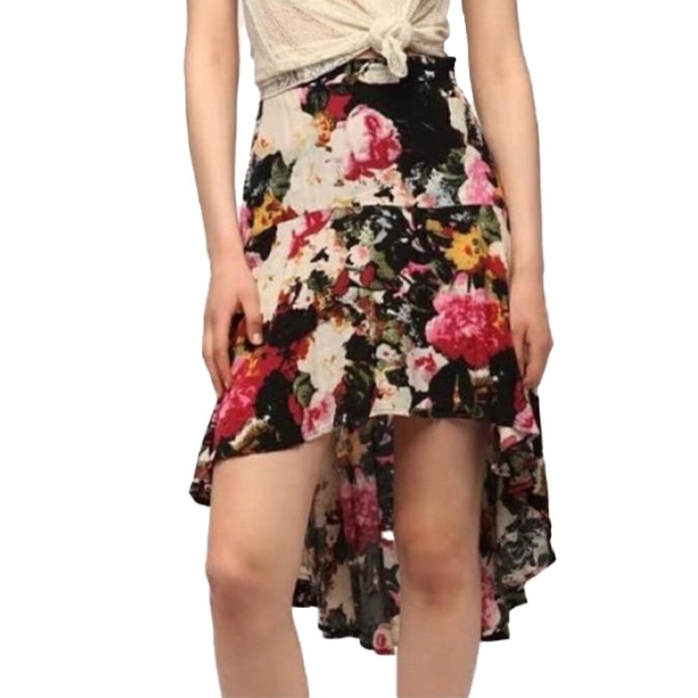 ❤️ 🆕 KIMCHI BLUE Floral Skirt Size 2